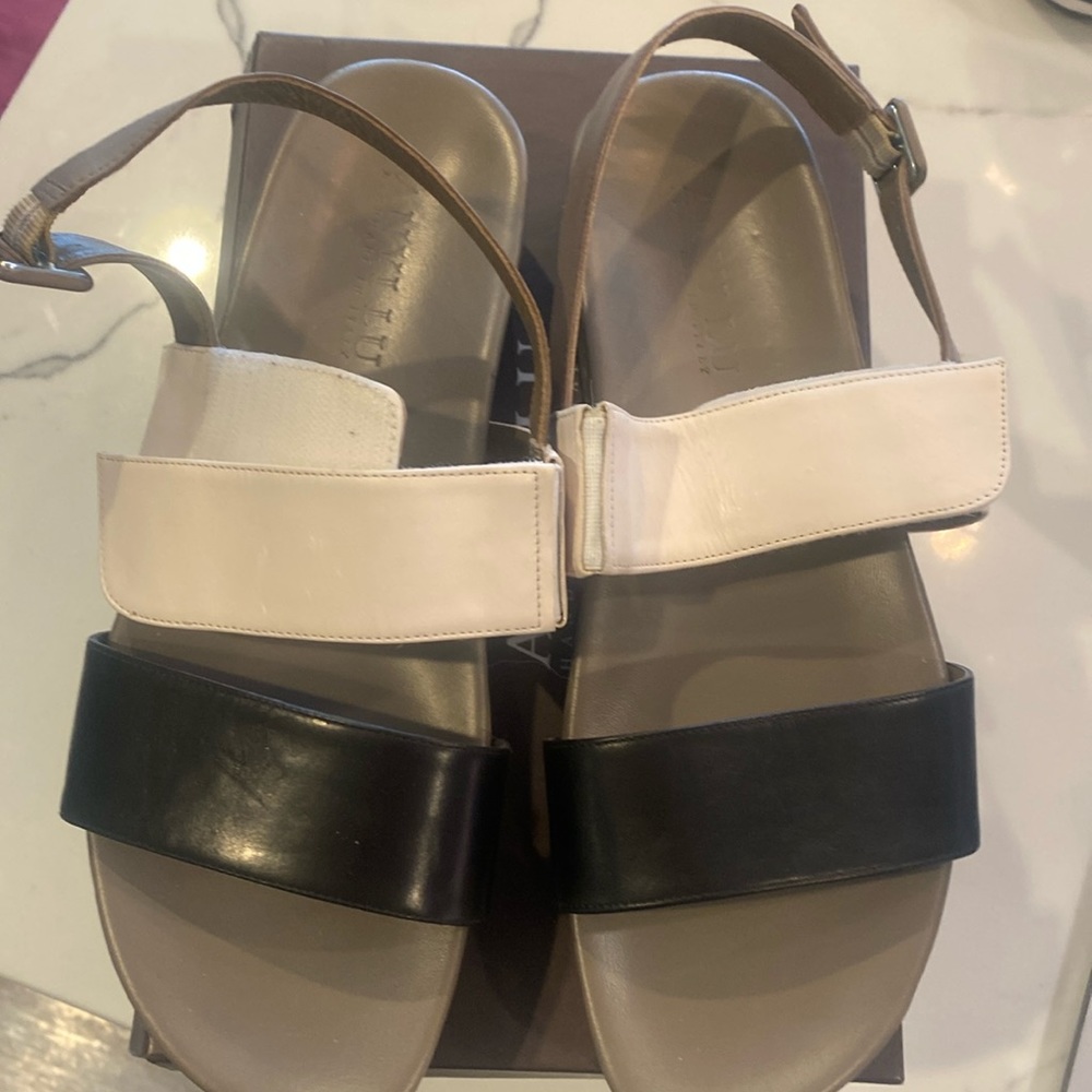 Anyi Lu women’s shoes viva black/ivory size 10/ 40.5